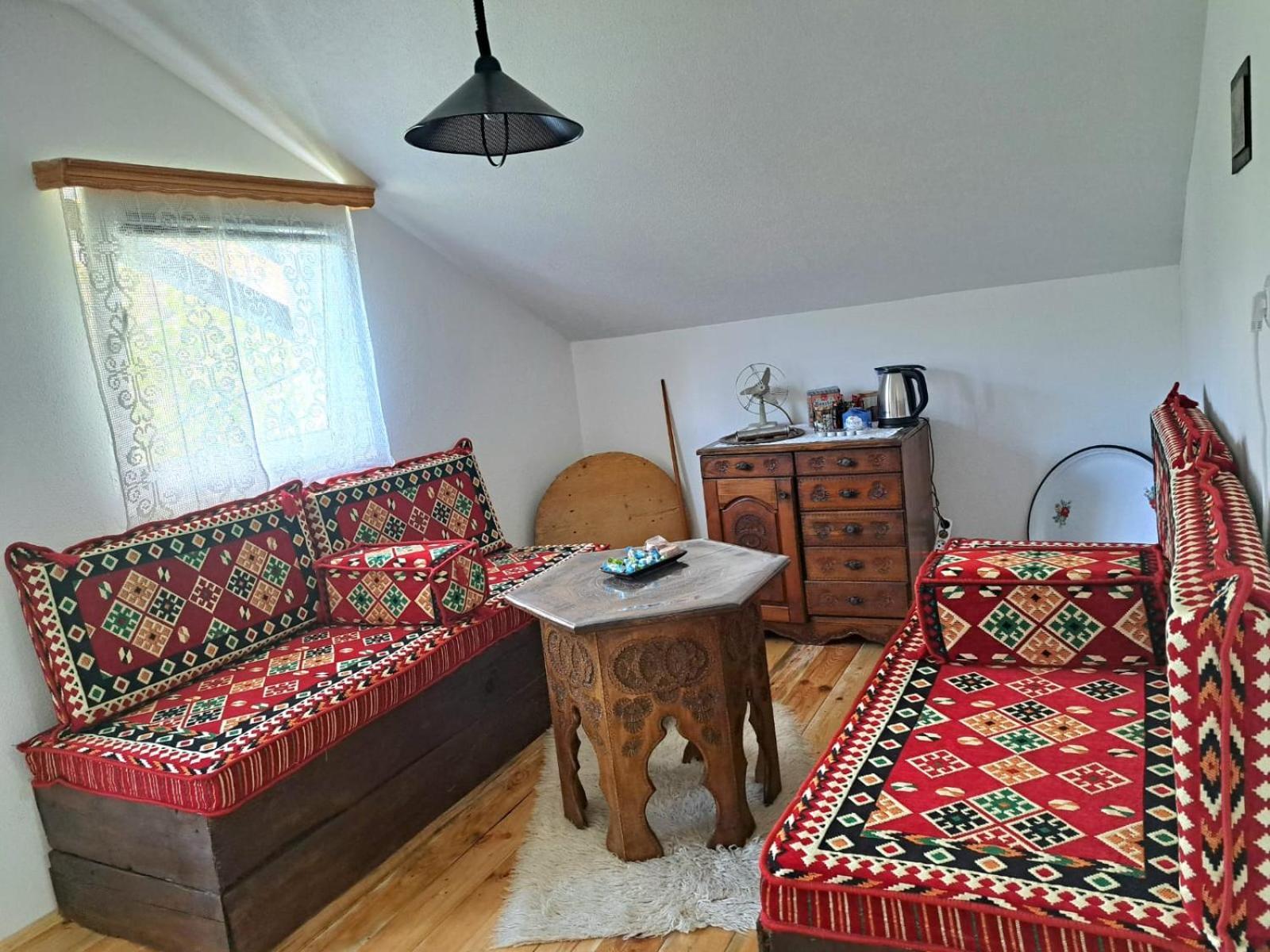 Bed and Breakfast Sobe Zizi Jajce Exterior foto