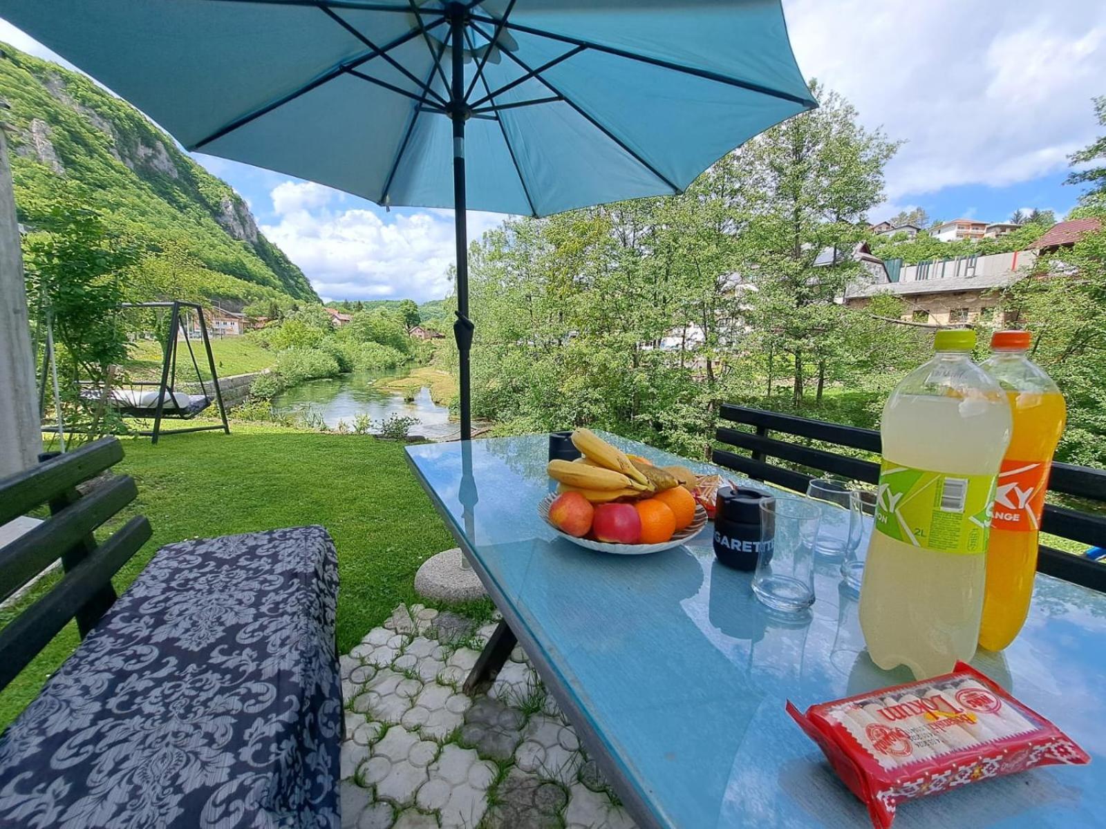 Bed and Breakfast Sobe Zizi Jajce Exterior foto