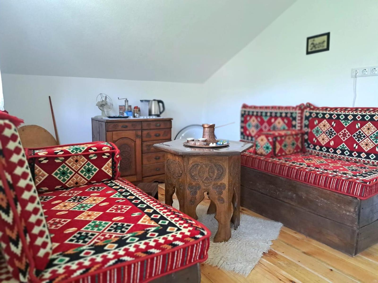 Bed and Breakfast Sobe Zizi Jajce Exterior foto